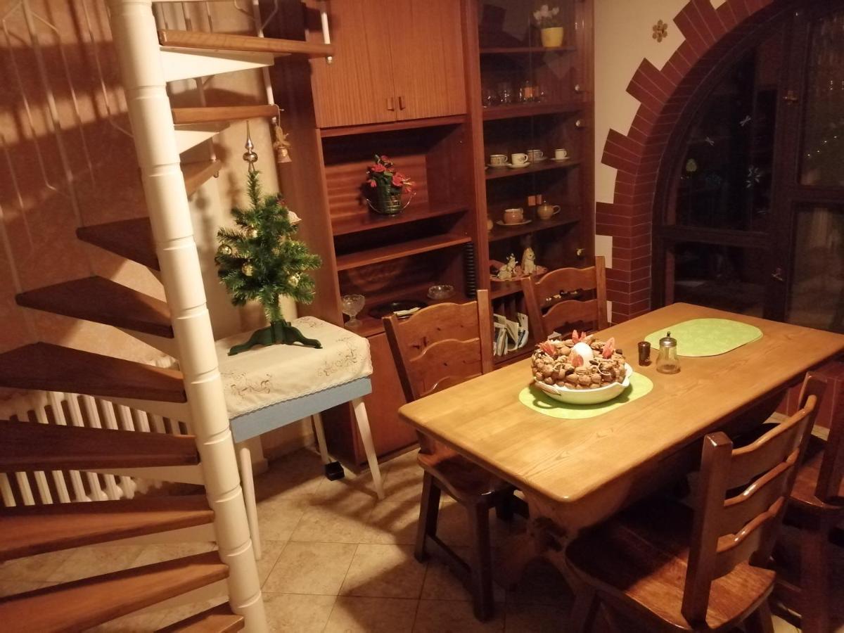 Sedek * Roprachtice